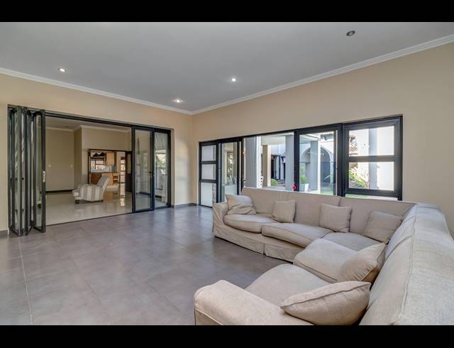 4 BEDROOM HOUSE FOR SALE IN DAINFERN VALLEY ESTATE